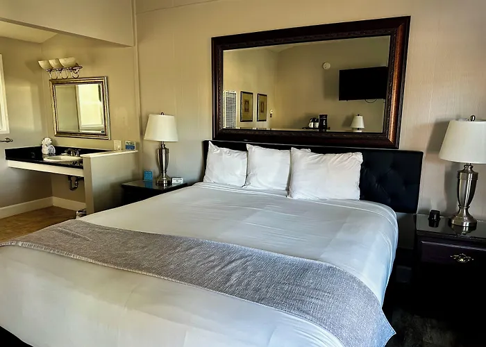 Monterey Peninsula Inn