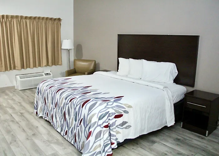 Red Roof Inn & Suites Lake Orion / Auburn Hills
