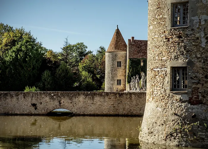 Chateau De Villiers-Le-Mahieu