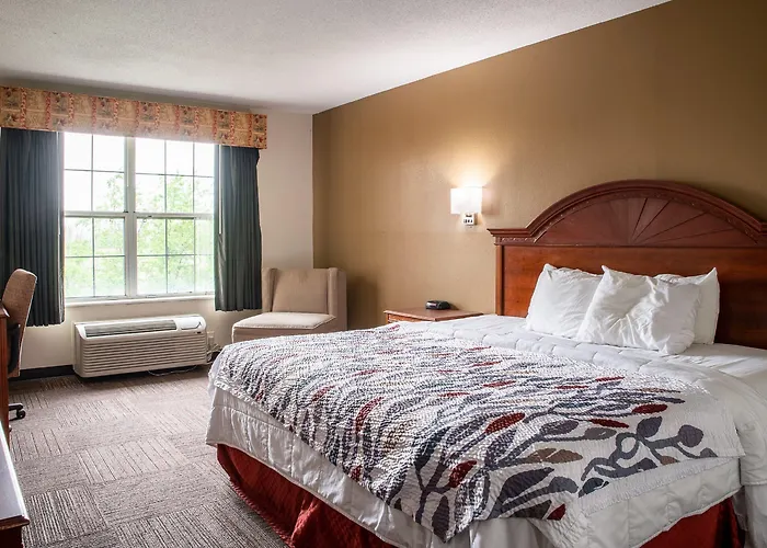 Blisspoint Inn & Suites Marion