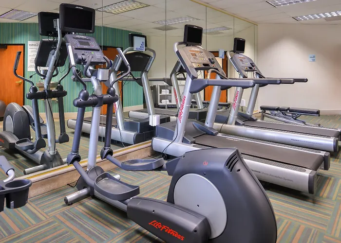 Holiday Inn Express & Suites Elk Grove Central - Hwy 99 By Ihg