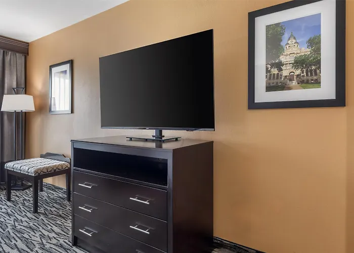 Best Western Plus Denton Inn & Suites