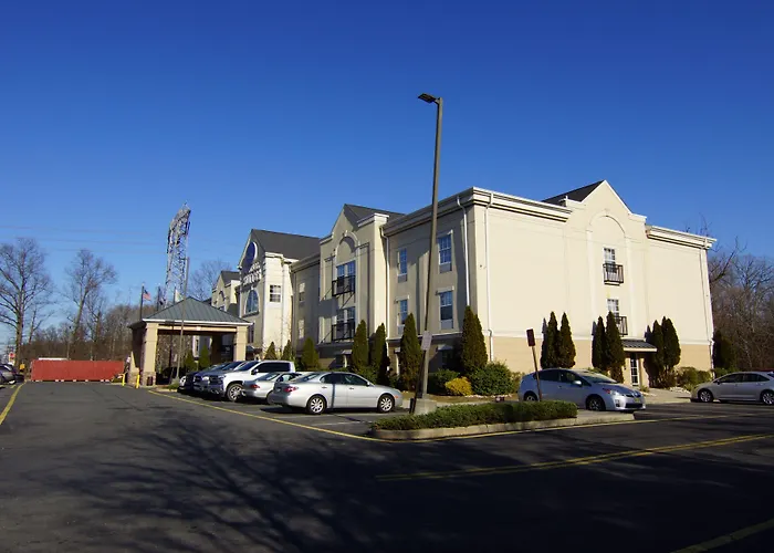 Comfort Suites Near University