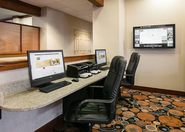 Holiday Inn Express Hotel & Suites Coralville By Ihg