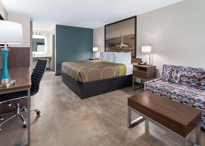 Super 8 By Wyndham Prattville Montgomery