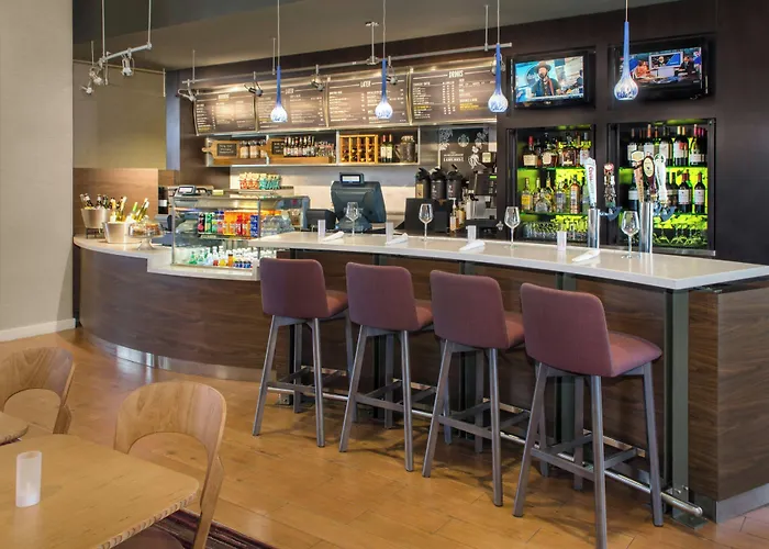 Courtyard By Marriott Newark Elizabeth