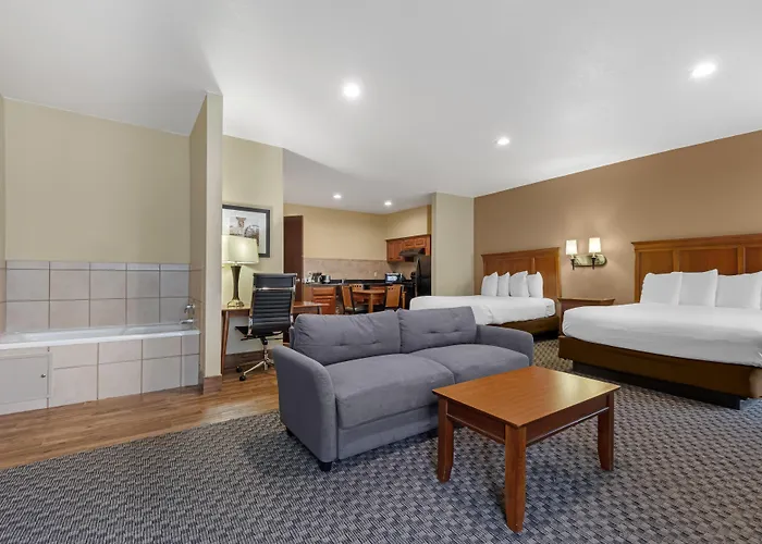 Best Western Plus Shamrock Inn & Suites