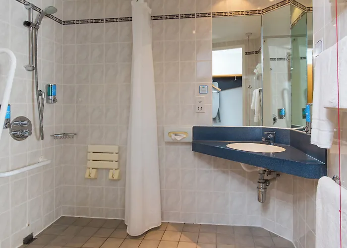 Holiday Inn Express Swindon West By Ihg