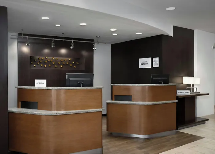 Courtyard By Marriott Lakeland
