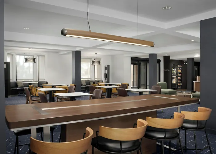 Courtyard By Marriott Lakeland