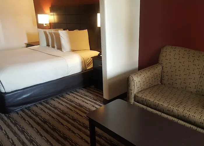 Red Roof Inn & Suites Houston - Humble/Iah Airport