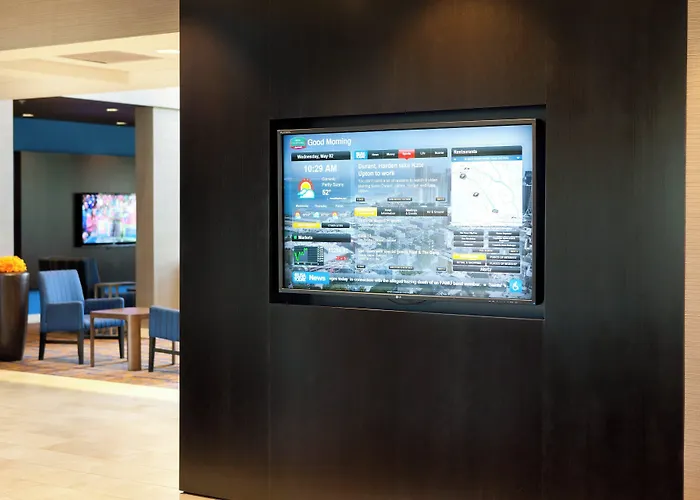 Courtyard By Marriott Oakland Airport