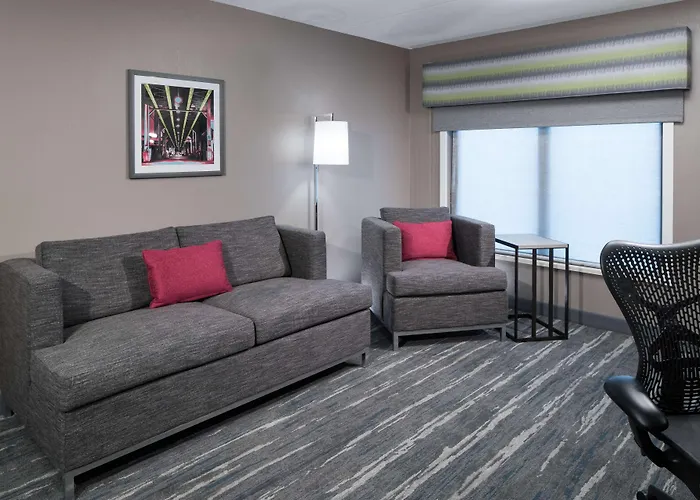 Hampton Inn & Suites Chicago North Shore