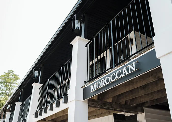 Uncommoner Hotel By Reverie Boutique Collection