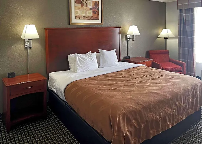 Quality Inn & Suites Cincinnati Sharonville