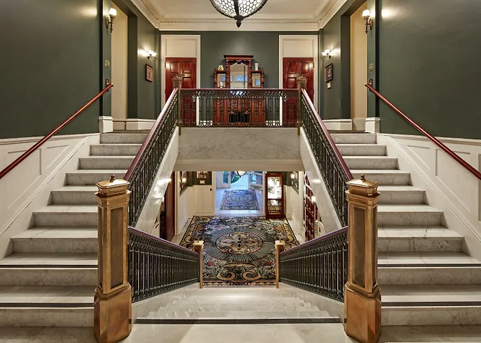 Glorietta Bay Inn