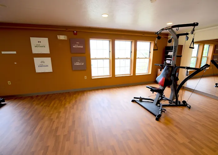 Crown Choice Inn & Suites Lakeview And Waterpark