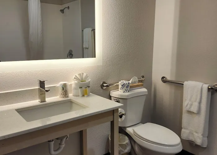 The Grand Inn Peoria
