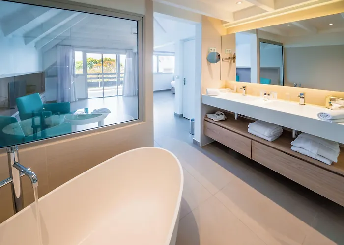 Mahogany Hotel Residence & Spa
