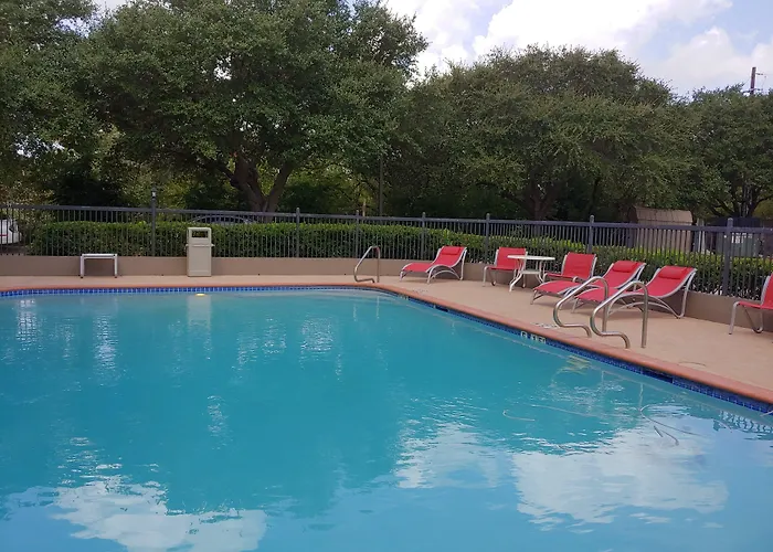 Holiday Inn Express Hotel & Suites Columbus By Ihg