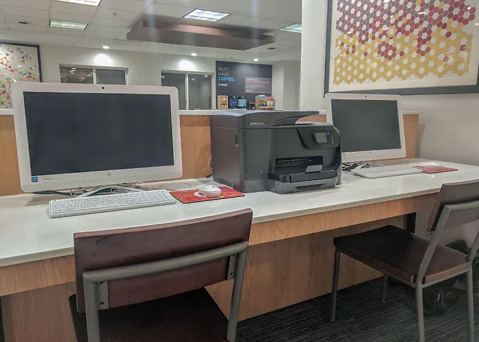 Holiday Inn Express Fort Wayne - East - New Haven By Ihg