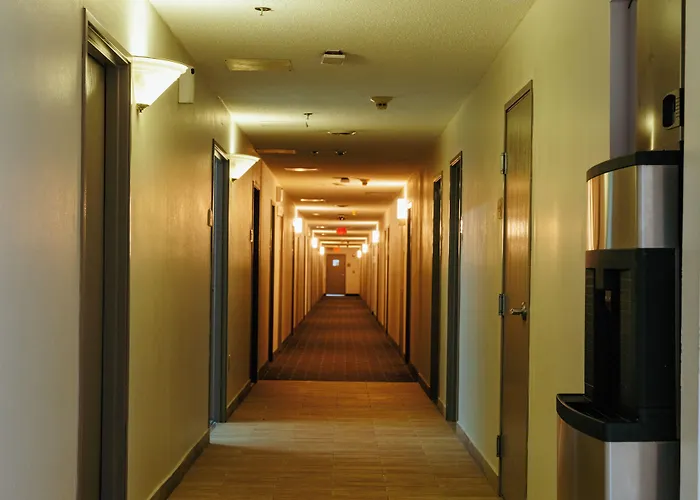 Clarion Pointe-Dillard Near Blue Ridge Mountains