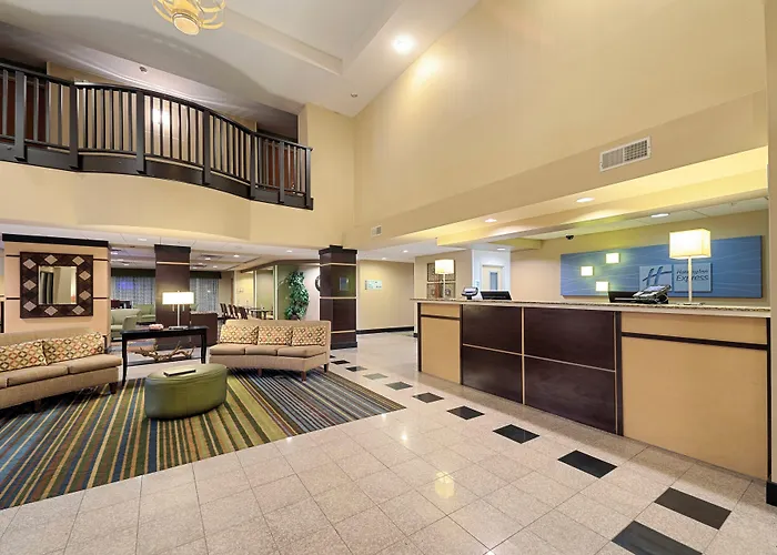 Holiday Inn Express Bloomington West By Ihg