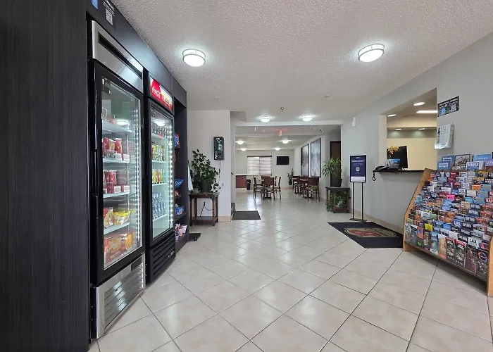 Super 8 By Wyndham Fountain