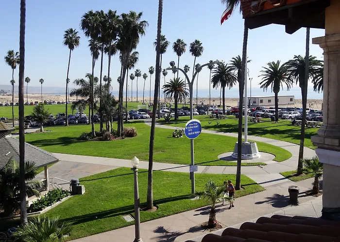 Balboa Inn, On The Beach At Newport
