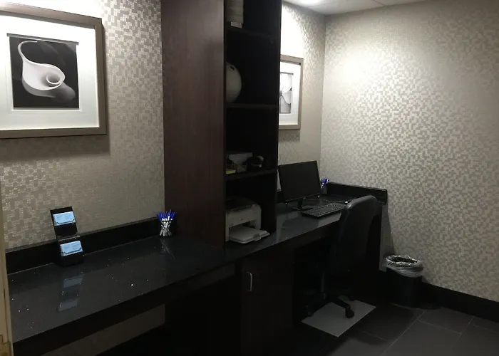Holiday Inn Express Hotel & Suites Sanford By Ihg