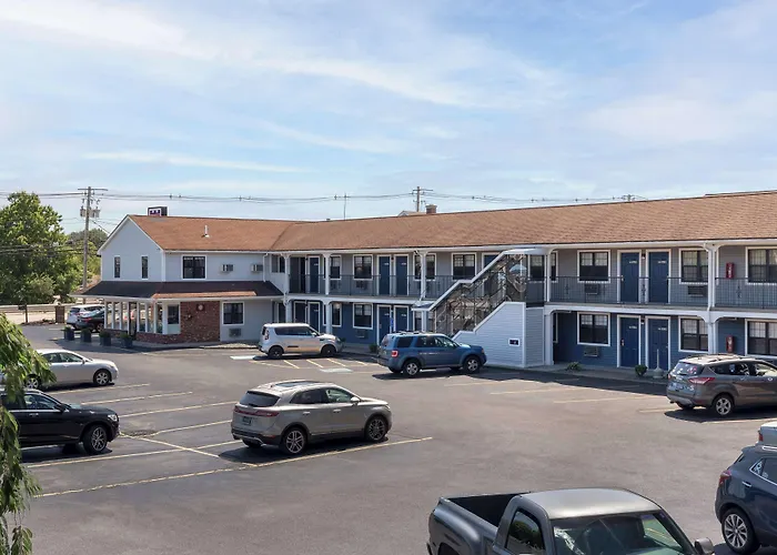 Knights Inn North Attleboro