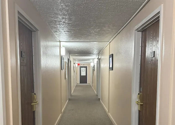 Super 8 By Wyndham Chaska