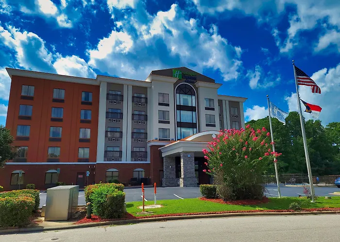 Holiday Inn Express & Suites Wilson-Downtown By Ihg