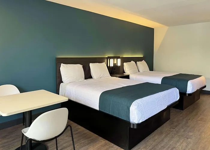 Studio 6 Suites Gardena, Ca