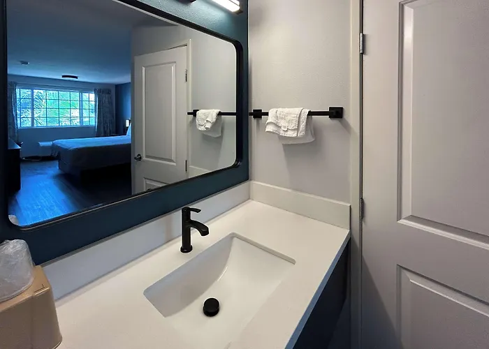 Studio 6 Suites Gardena, Ca