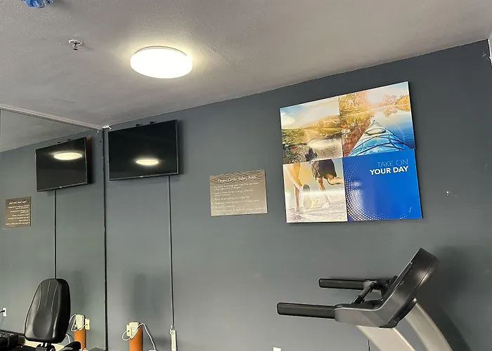 Comfort Inn & Suites Crystal Inn Sportsplex