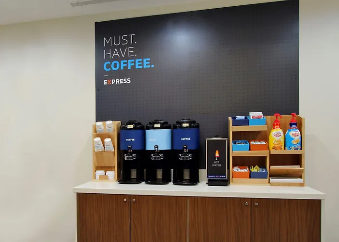 Holiday Inn Express & Suites Chatsworth By Ihg