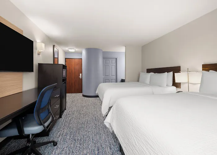Garner Hotel Topeka West By Ihg