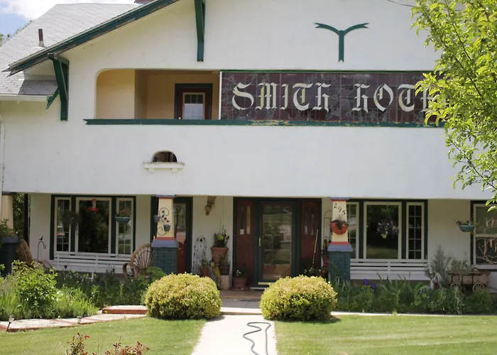 Smith Hotel Bed And Breakfast