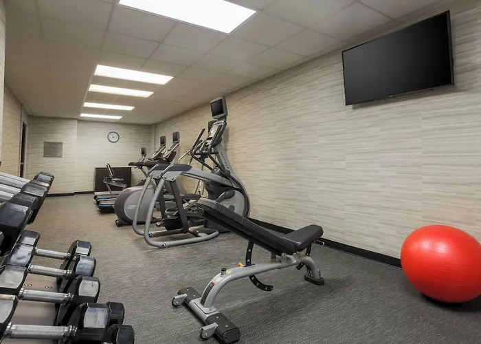 Courtyard By Marriott Monroe Airport
