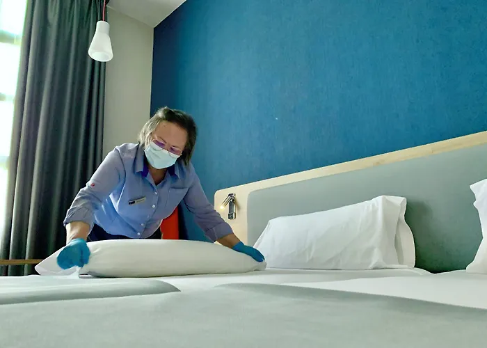 Holiday Inn Express Ciudad De Las Ciencias By Ihg