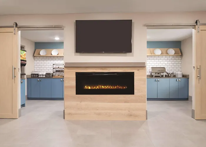 Country Inn & Suites By Radisson, Waterloo, Ia