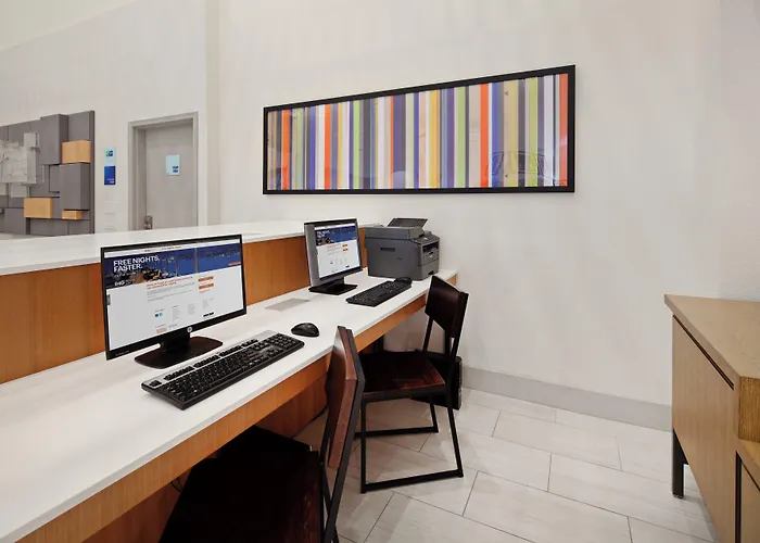 Holiday Inn Express & Suites Rancho Mirage - Palm Spgs Area By Ihg