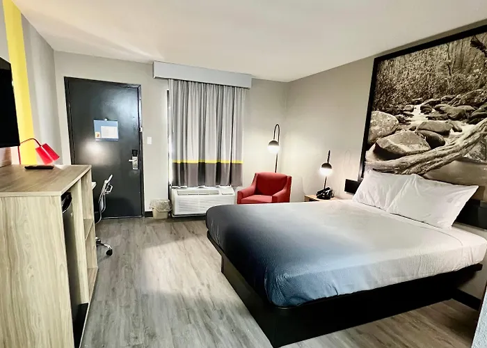 Super 8 By Wyndham Manchester Tn