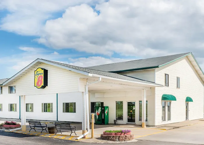 Super 8 By Wyndham Okawville