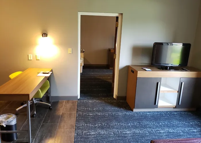Hampton Inn & Suites Newtown