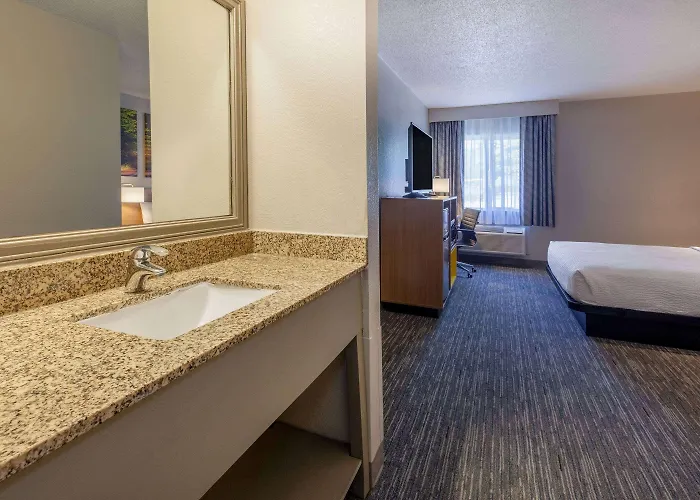 Days Inn By Wyndham Racine/Sturtevant
