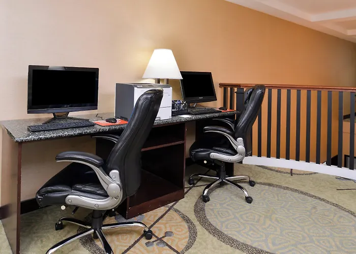 Holiday Inn Express Hotel & Suites West Chester By Ihg
