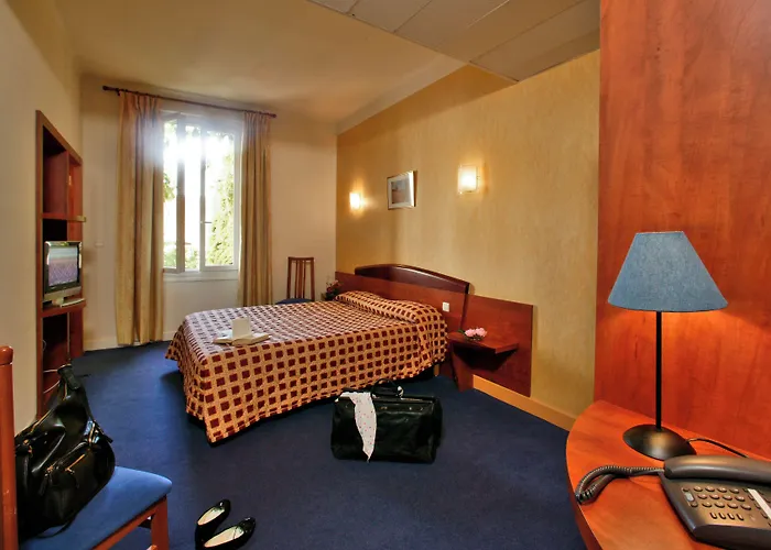 Logis Hotels Grand Hotel D'Orleans Et Restaurant Le Goulu