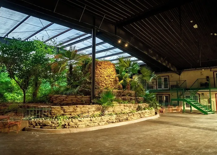Family Garden Inn & Suites